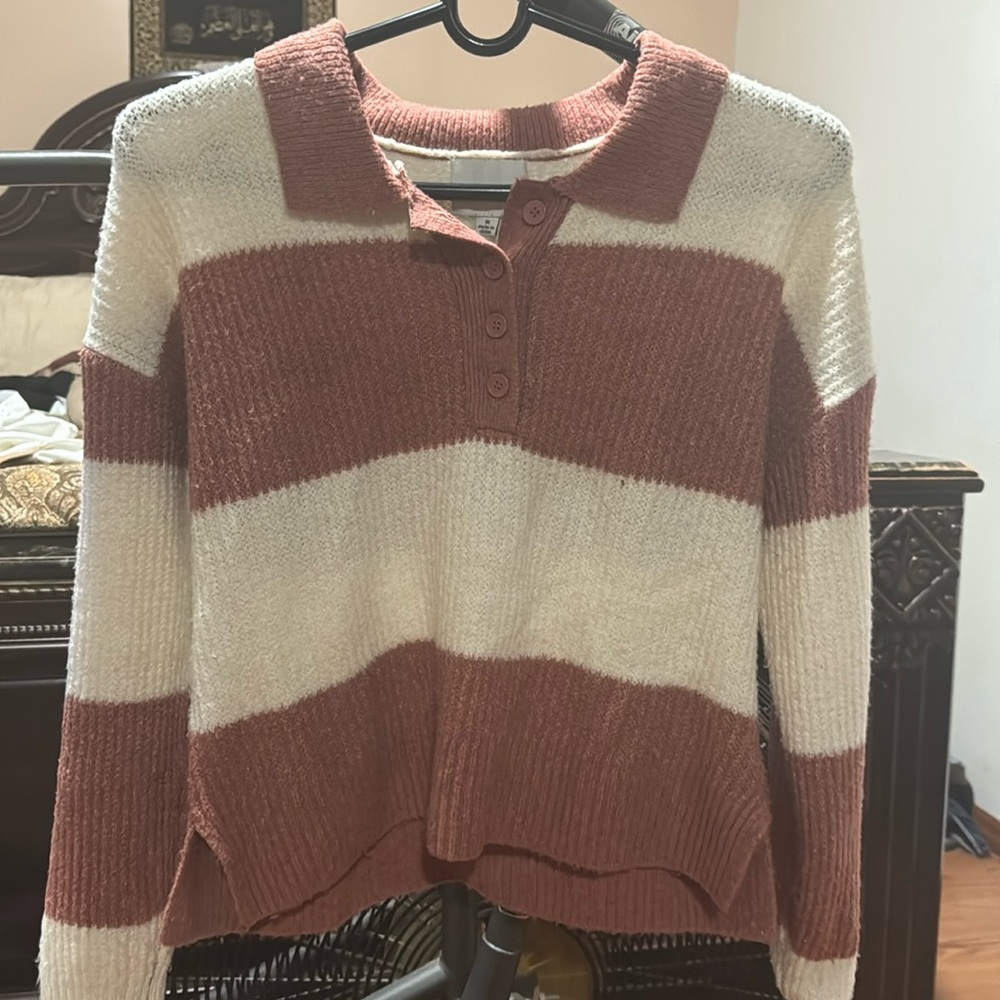American Eagle Size M sweater top